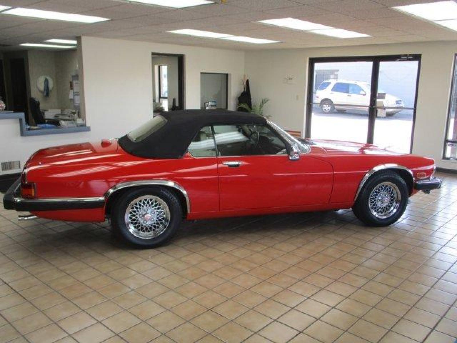 1991 Jaguar XJS (SAJTW4849MC) with an 12 5.3 engine, located at 3240 Washington Blvd., Ogden, 84401, (801) 621-7177, 41.204967, -111.969994 - *This offering is sure to please.***You'll cause problems if you kick the wifes car out of the garage to make room for this one. Maybe it's time to build that extra garage anyway. **This XJS Convertible Classic Collectors Edition V12 is a true survivor. Mostly all original. In show condition. (This - Photo #7