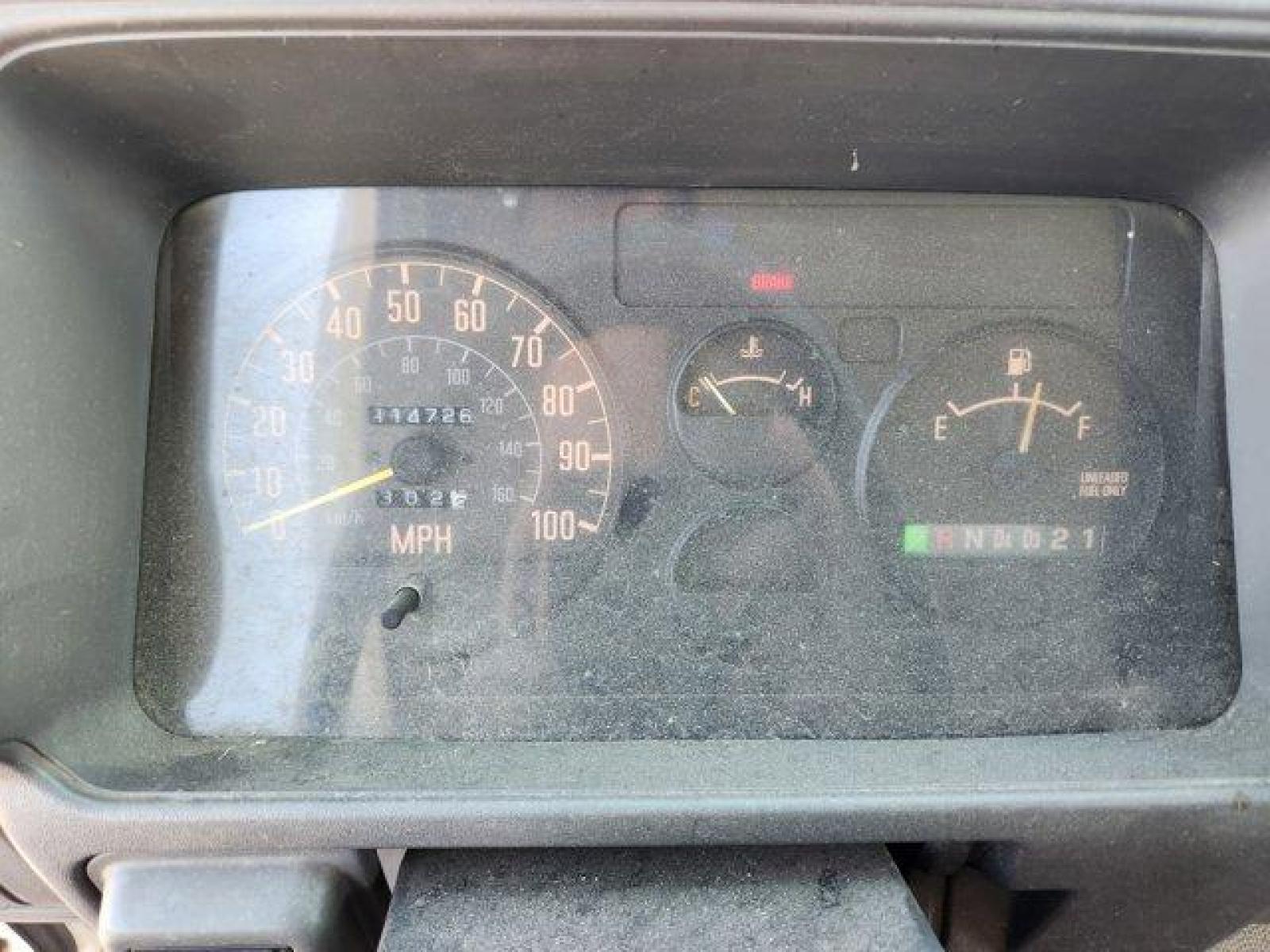 1995 WHITE ISUZU NPR (4KLB4B1A8SJ) , Automatic transmission, located at 3240 Washington Blvd., Ogden, 84401, (801) 621-7177, 41.204967, -111.969994 - This 1995 Isuzu NPR Tilt Cab has a 15' box that is 8' wide and 7' tall. Included is a power hydraulic lift gate.Hard to find at this price point for this much truck and such low mileage. Equipped with the gas V8, Automatic, A/C (which is nice to have). Sherm's Store is a family owned and operated In - Photo #12